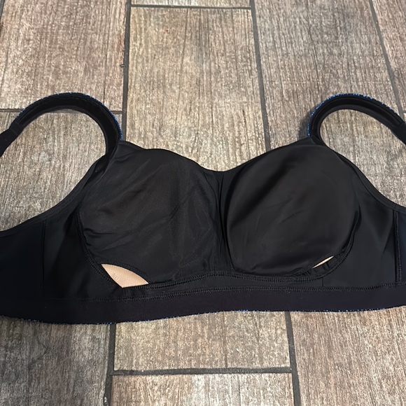 EUC Lululemon Bubbles Pipe Dream Blue/Black Ta Ta Tamer III Bra - Picture 3 of 10